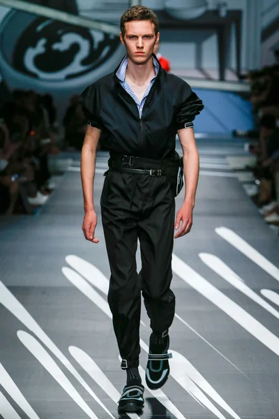 Look 1